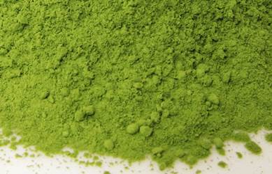 face mask with green clay powder 