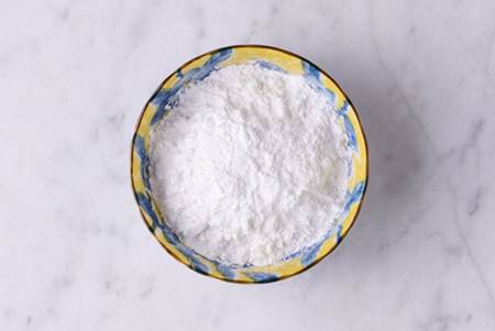 homemade cornstarch oil-absorbing face mask with recipe