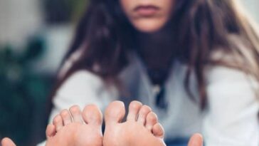 how to treat White Spots on Toenails After Removing Polish