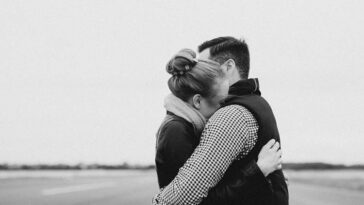 when a guy hugs you tight when saying goodbye: What does it mean